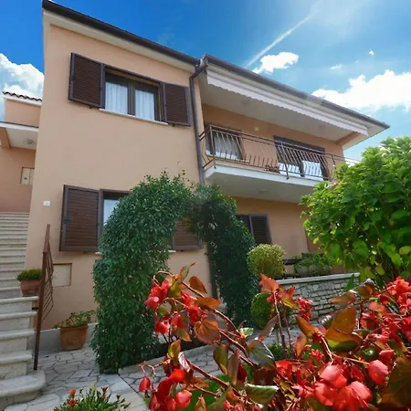 Apartment Ferienwohnung Fuer 4 Personen Ca 50 Qm In Kosinozici, Porec, Istrien Istrische Riviera
