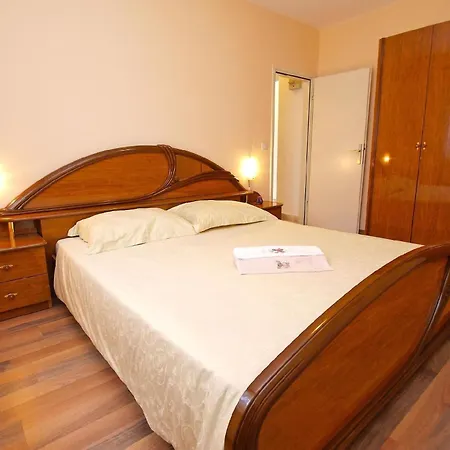 Apartment Ferienwohnung Fuer 4 Personen Ca 50 Qm In Kosinozici, Porec, Istrien Istrische Riviera *