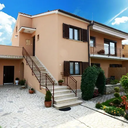 Apartment Ferienwohnung Fuer 4 Personen Ca 50 Qm In Kosinozici, Porec, Istrien Istrische Riviera